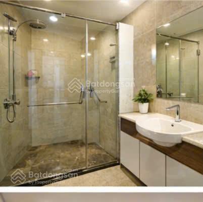 Nhà phố lạc long quân  lô góc  ô tô đỗ cửa  45m2 x 5 tầng  mua là ở lâu dài giá chỉ 11,6 tỷ