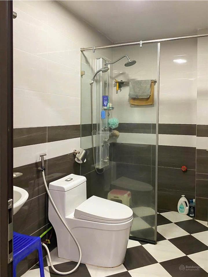 Nhà phân lô   oto đỗ cửa  gần siêu thị  lạc long quân  nghĩa đô  hoàng quốc việt
