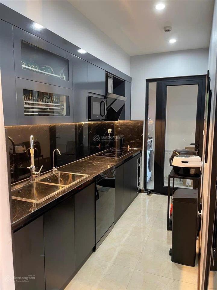 Anh tôi cần bán gấp căn hộ 78 m2 2pn, 2wc tại roman plaza full đồ tầng đẹp sẵn slot ô tô giá 6,9 tỷ