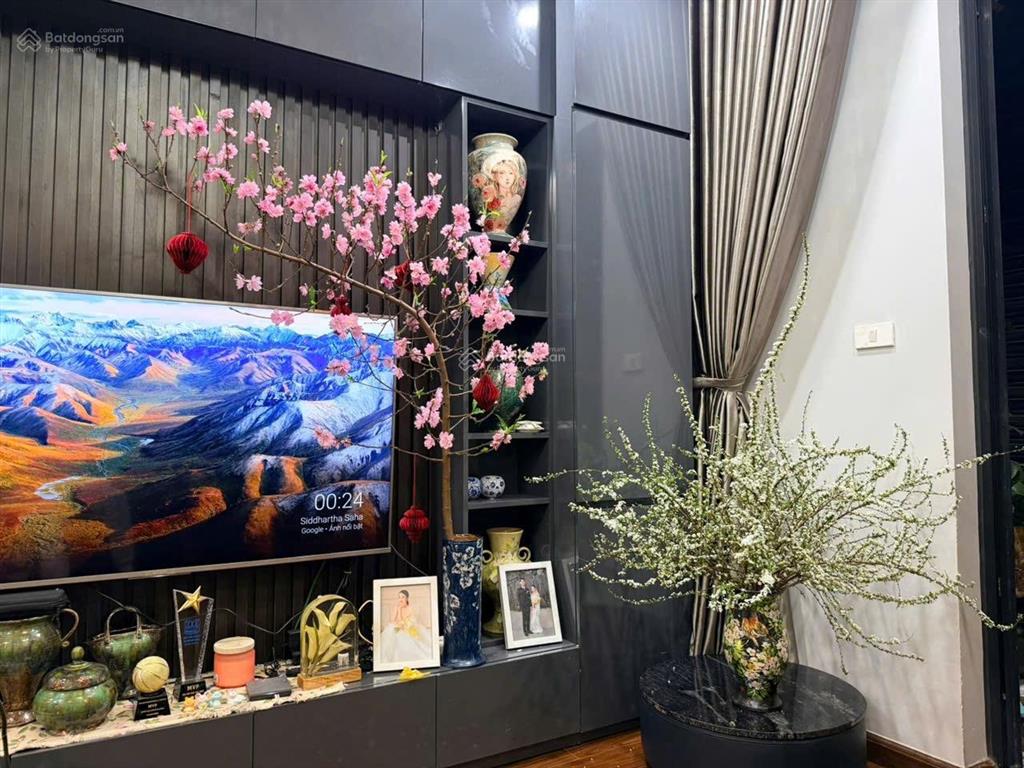 Anh tôi cần bán gấp căn hộ 78 m2 2pn, 2wc tại roman plaza full đồ tầng đẹp sẵn slot ô tô giá 6,9 tỷ