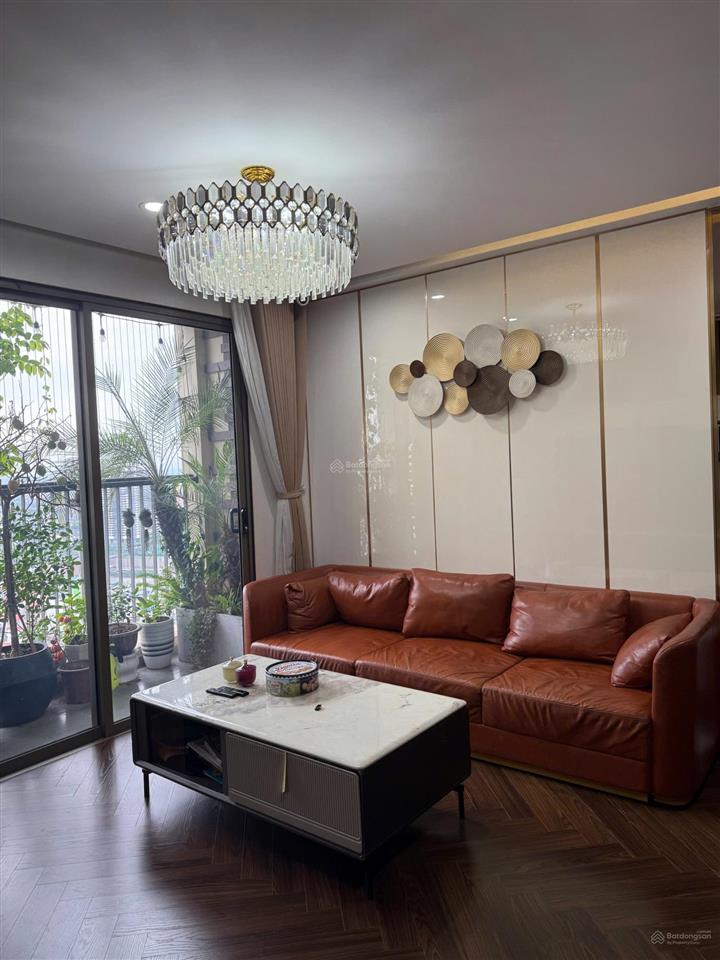 Anh tôi cần bán căn hộ samssora vạn phúc 70 m2 2 ngủ 2 vs sẵn sổ giá 5.15 tỷ ban công đông nam