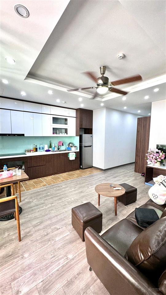 Chị tôi cần bán căn hộ thiên nhiên kỷ 54 m2 2 ngủ full đồ sẵn sổ có slot ô tô giá 4.5 tỷ