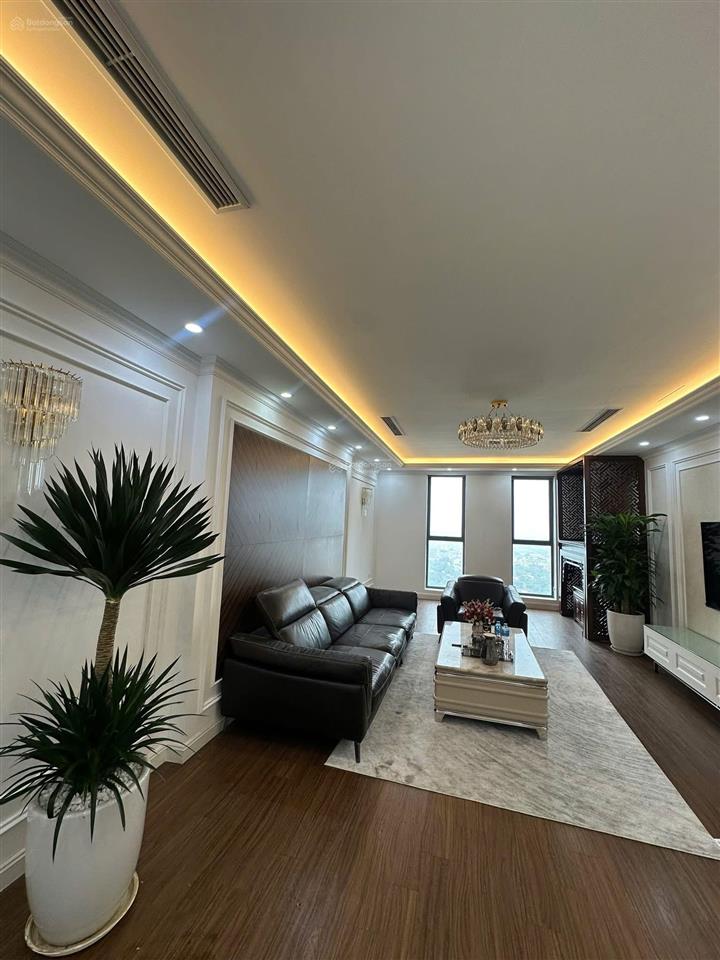 Chủ chuyển công tác cần bán gấp căn hộ goldsilk vạn phúc 128m2, 4 phòng ngủ 3 vs sẵn sổ, giá 6.9 tỷ