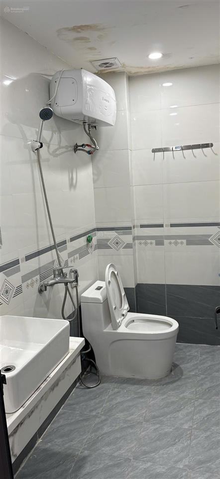 Chính chủ cho thuê nhà nguyên căn 4n5 tầng vĩnh ninh, vĩnh quỳnh