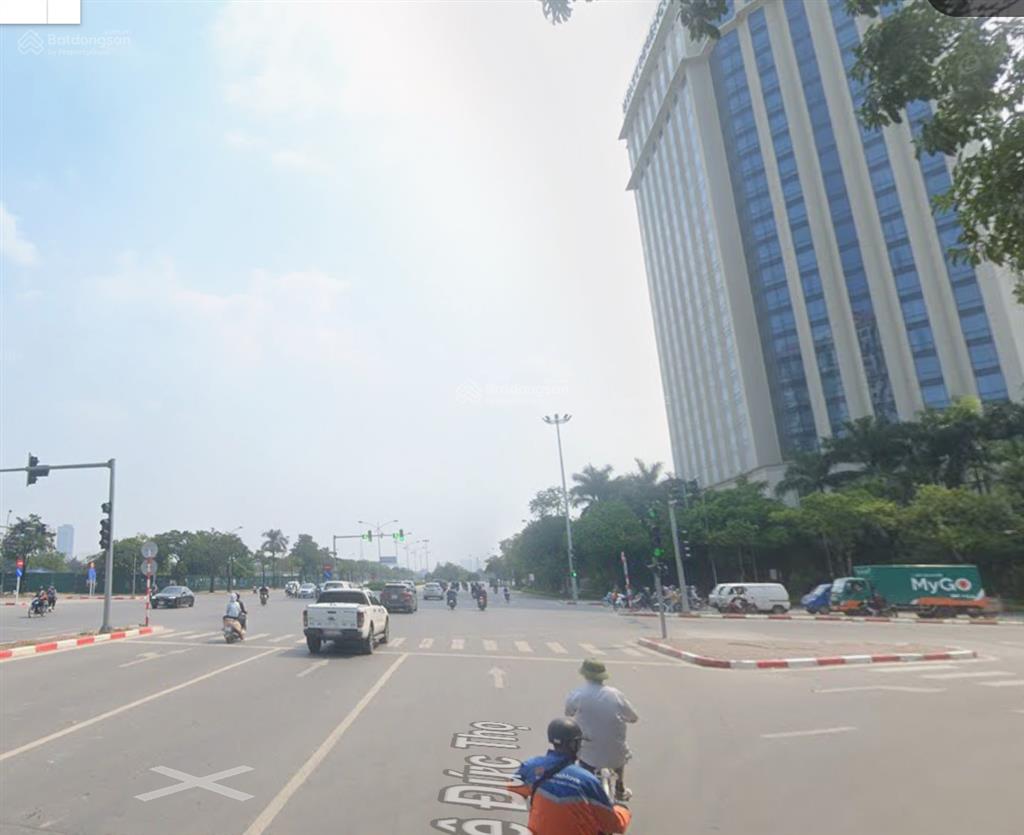 Bán đất mặt phố đắt nhất khu mỹ đình, 1550m2 mặt tiền 60m, giá chỉ ~300tr/m2, sổ đẹp  0972 917 ***