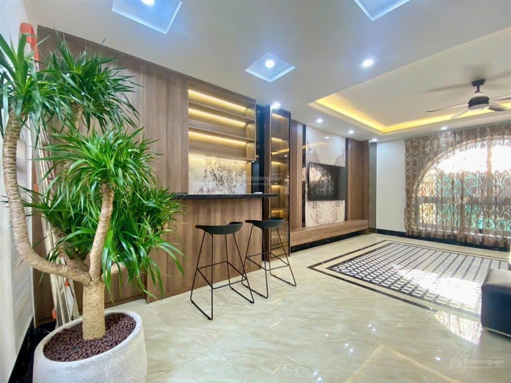 Chợ thạch bàn  nhà mới 6 tầng  ô tô đỗ cửa  full đồ mới