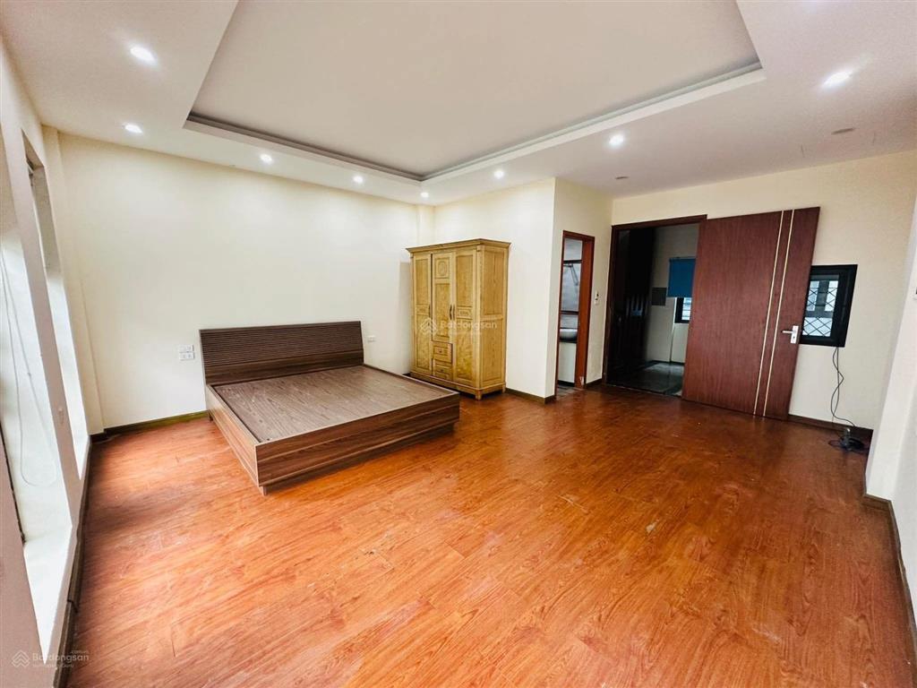Cho thuê liền kề flc  5 tầng  thang máy  20tr