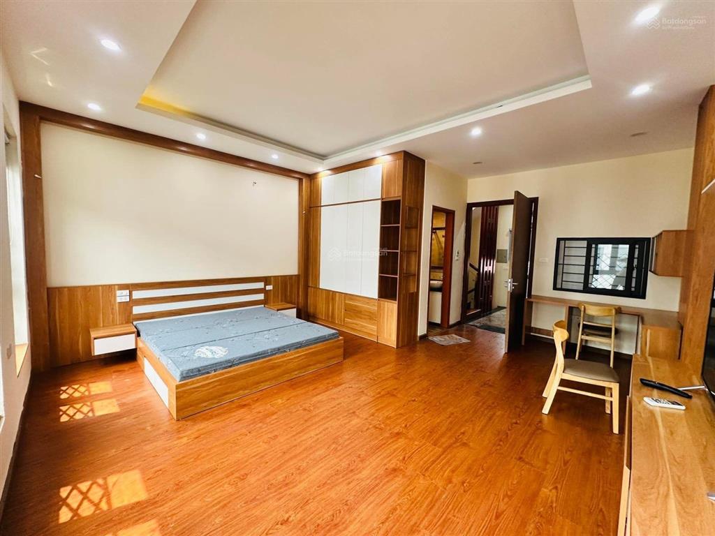 Cho thuê liền kề flc  5 tầng  thang máy  20tr