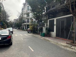 Cho thuê liền kề flc  5 tầng  thang máy  19tr