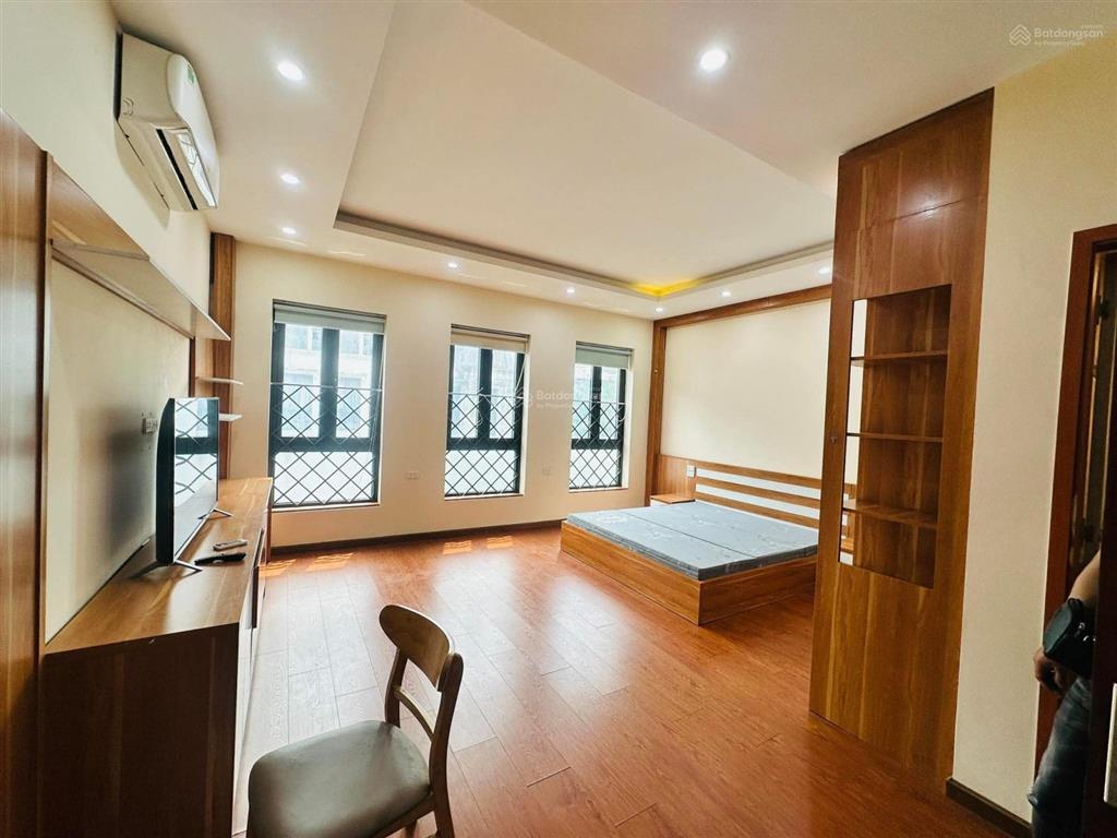 Cho thuê liền kề flc  5 tầng  thang máy  20tr