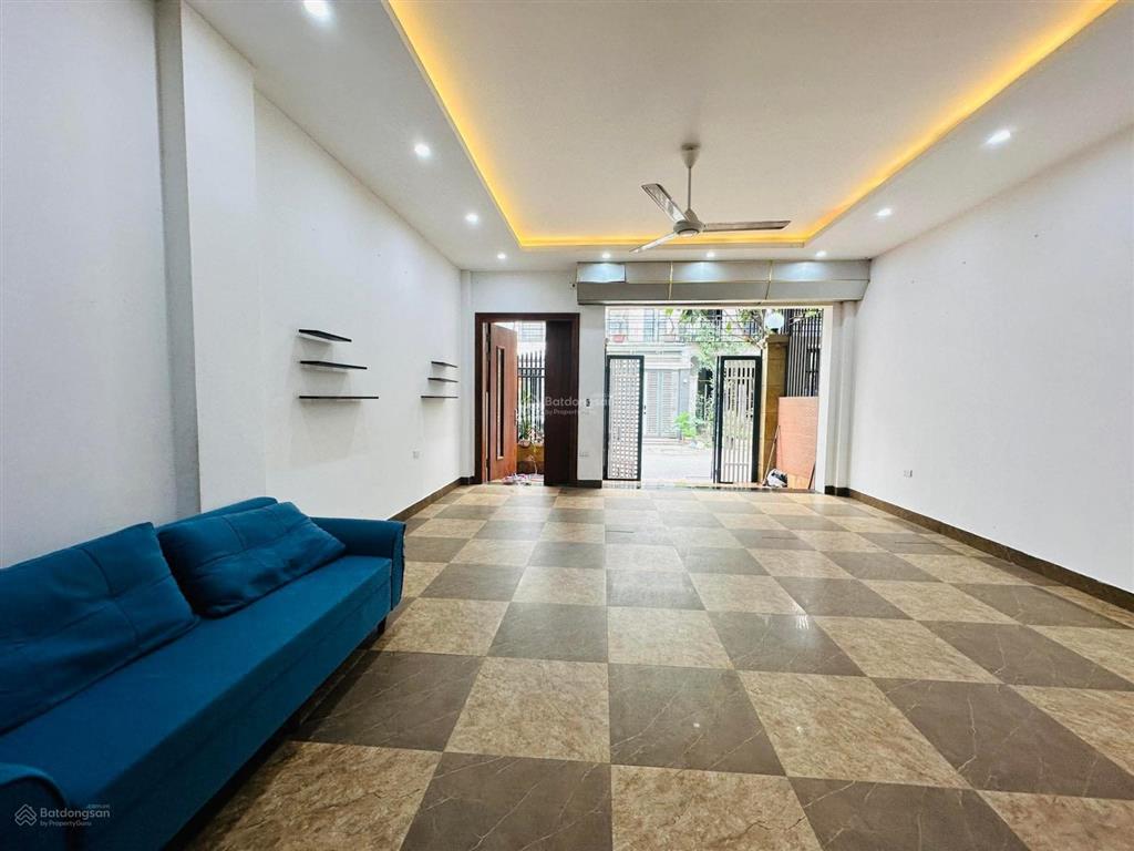 Cho thuê liền kề flc  5 tầng  thang máy  20tr