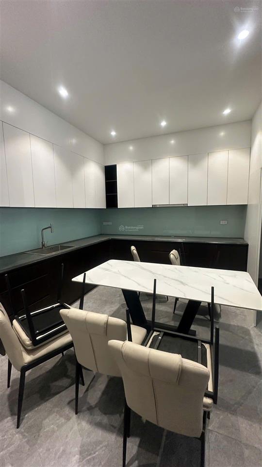 Thạch bàn  nguyên căn 6 ngủ  full đồ  ô tô tránh