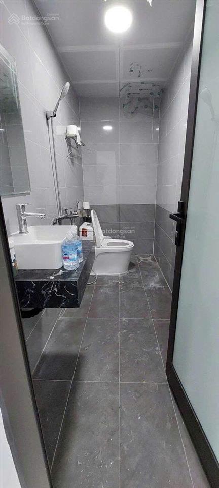Gia thụy  mặt bằng vp  162m2  chỉ 14tr