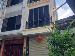 Nguyễn văn cừ  nhà đẹp  gara ô tô  3 ngủ  full đồ  14tr