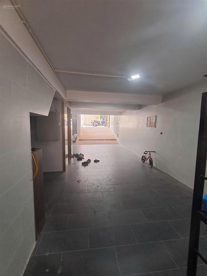 Tđc ngọc thụy  văn phòng 90m2  2 điều hòa âm trần, thang máy  12tr