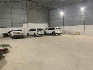 Cự khối  kho mới gần 300m2  giá tốt  xe tải 2,5 tấn