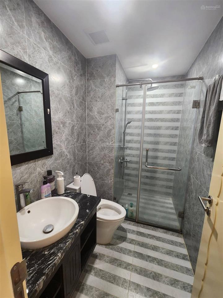 Eco city  căn 2 phòng ngủ  tầng trung  full đồ  10 tr