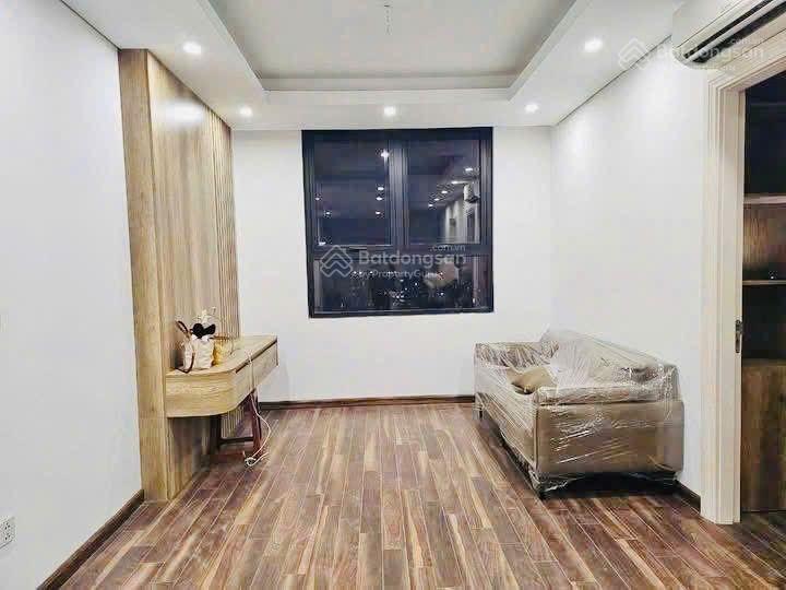 Eco city  căn 2 phòng ngủ  tầng trung  full đồ  10 tr