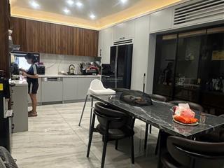 Nguyễn văn cừ  nhà 6 tầng thang máy  gara  full đồ  82m2/ sàn