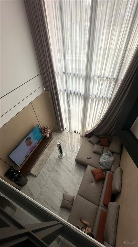 Nguyễn văn cừ  nhà 6 tầng thang máy  gara  full đồ  82m2/ sàn