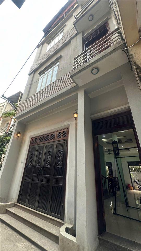 Bồ đề  cho thuê nguyên căn  80m2 4 tầng ở+ dạy học.