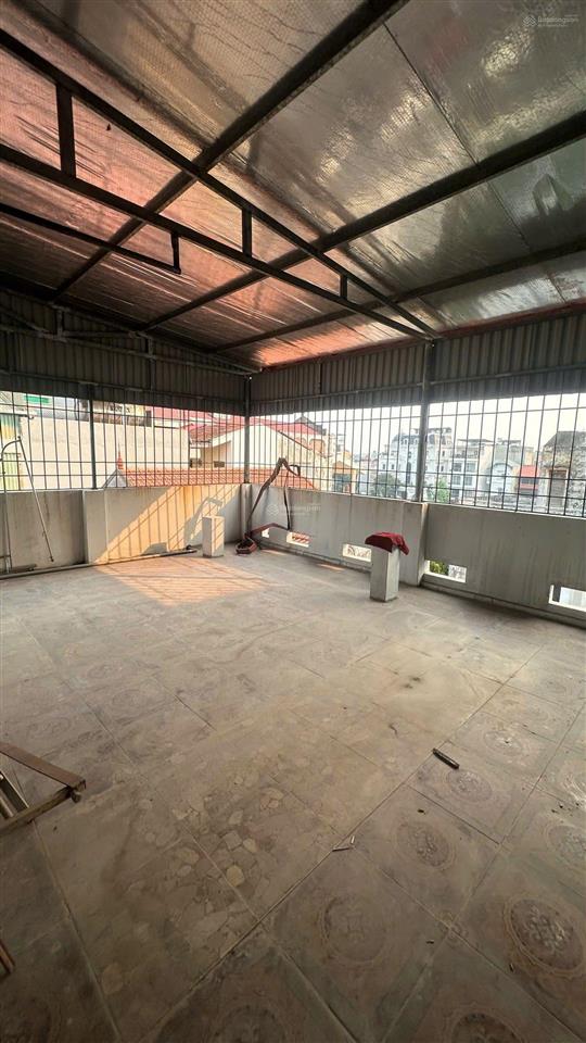 Bồ đề  cho thuê nguyên căn  80m2 4 tầng ở+ dạy học.