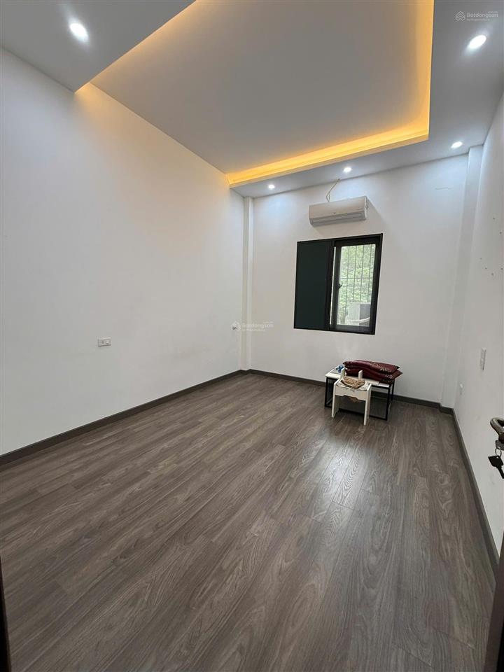Bồ đề  nguyên căn 52m2  5 tầng  14 tr