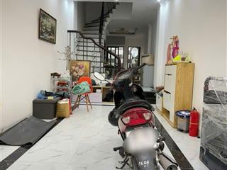 Bồ đề  nguyên căn 52m2  5 tầng  14 tr