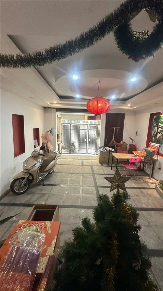 Tư đình  nguyên căn 80m2  4 tầng  ở, cty + kho hàng