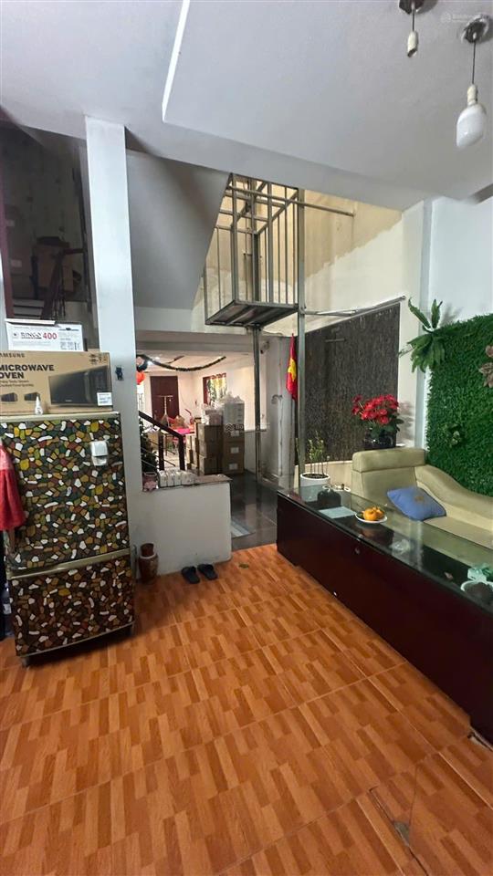 Tư đình  nguyên căn 80m2  4 tầng  ở, cty + kho hàng