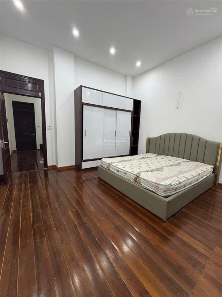 Ngọc lâm  nhà 3 tầng * 79m2  ở, vp