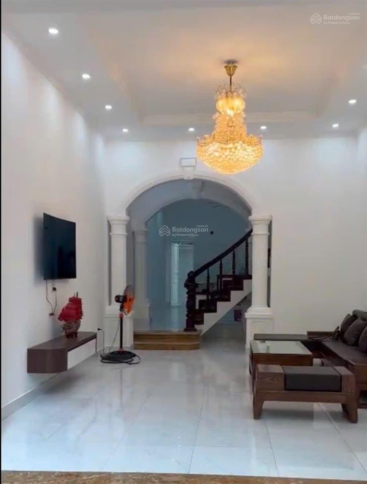 Ngọc lâm  nhà 3 tầng * 79m2  ở, vp