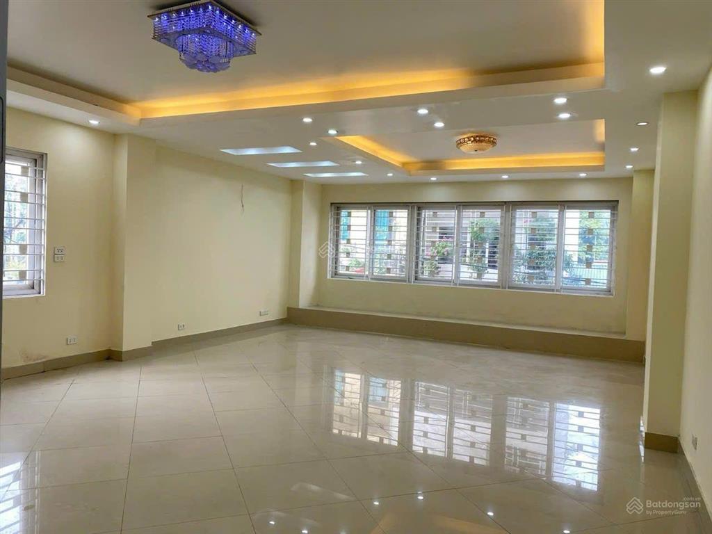 Ngay bigc  nhà 70m2  5 tầng thang máy ô tô  17tr  cty, vp