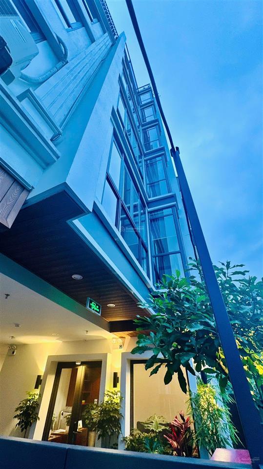 Ngọc thụy  căn penhouse  sd 200m2  full nội thất