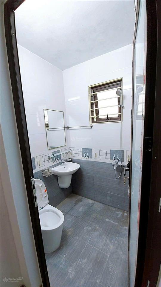 Ngọc thụy  nhà 2 tầng  ô tô  3 ngủ  12tr