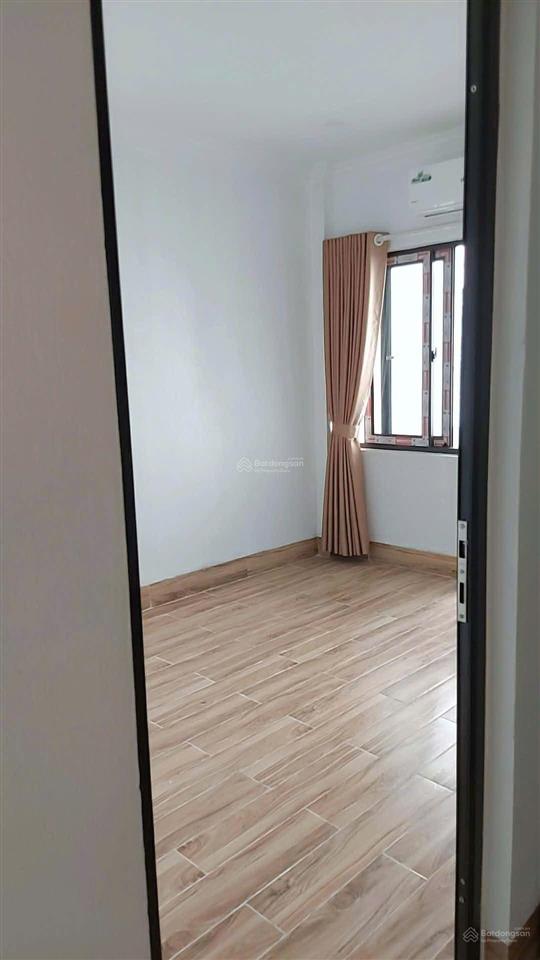 Ngọc thụy  nhà 2 tầng  ô tô  3 ngủ  12tr