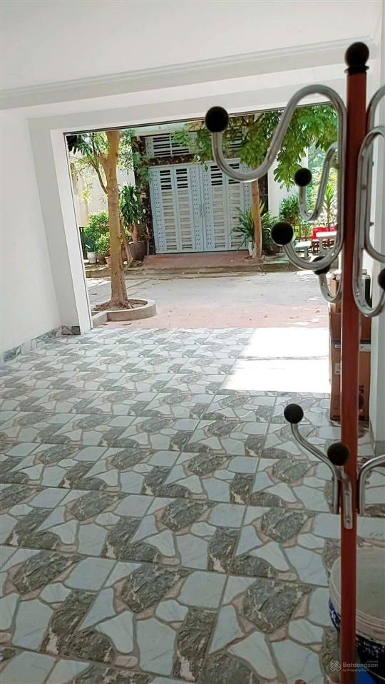Ngọc thụy  nhà 2 tầng  ô tô  3 ngủ  12tr