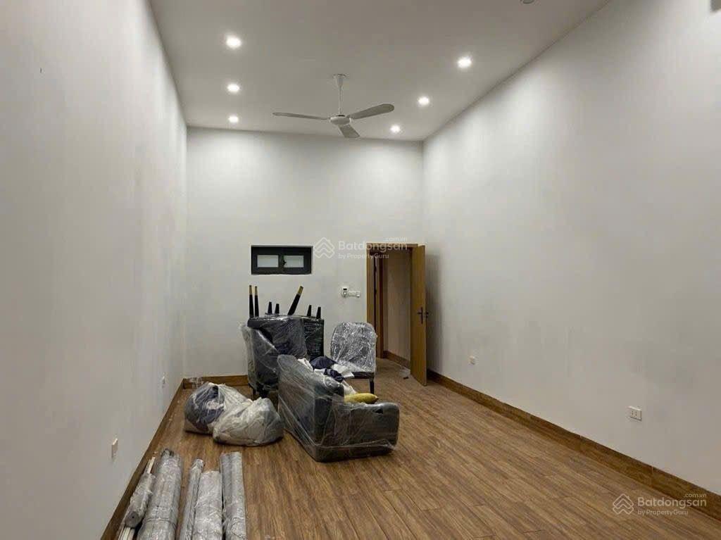 Mp hoa lâm  nhà 3 tầng *100m2  ở, vp