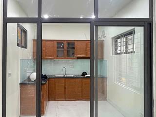 Ngay cầu chui  nhà 80m2 * 2 tầng làm vp ô tô tránh  15tr