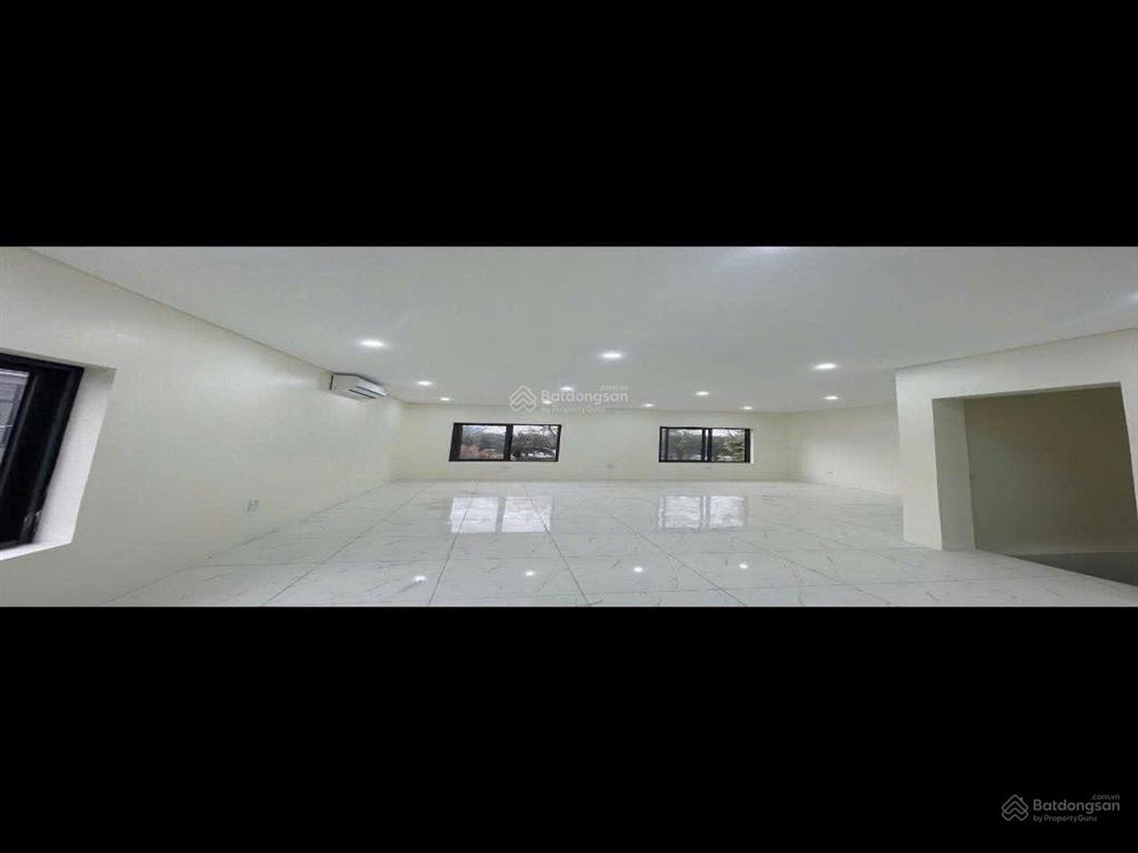 Ngay cầu chui  nhà 80m2 * 2 tầng làm vp ô tô tránh  15tr