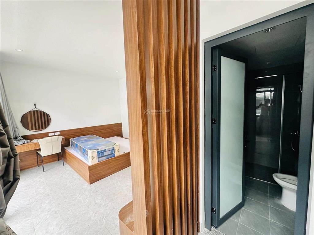 Thạch bàn  liền kề 5 tầng  full đồ  23tr
