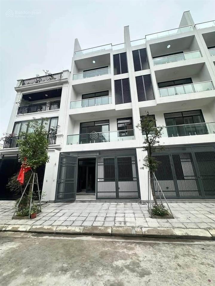 Thạch bàn  liền kề 5 tầng  full đồ  23tr
