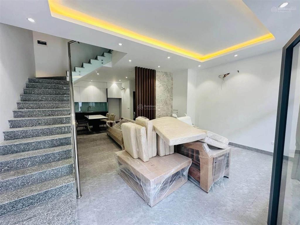 Thạch bàn  liền kề 5 tầng  full đồ  23tr