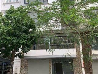 Thanh am  nguyên căn mp  80m2 * 5 tầng  cty, vp