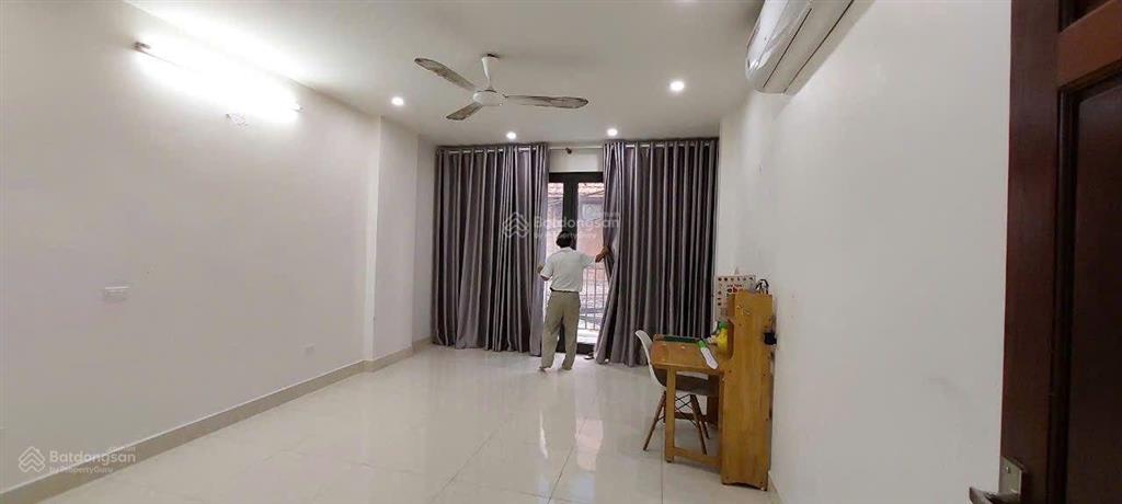 Mặt phố bồ đề  nhà 5 tầng * 46m2  full đồ