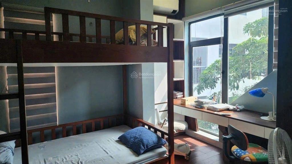 Thạch bàn  nguyên căn 3 ngủ  full đồ  ô tô tránh  13tr