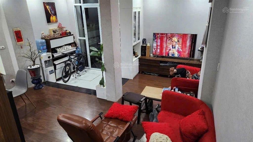 Thạch bàn  nguyên căn 3 ngủ  full đồ  ô tô tránh  13tr