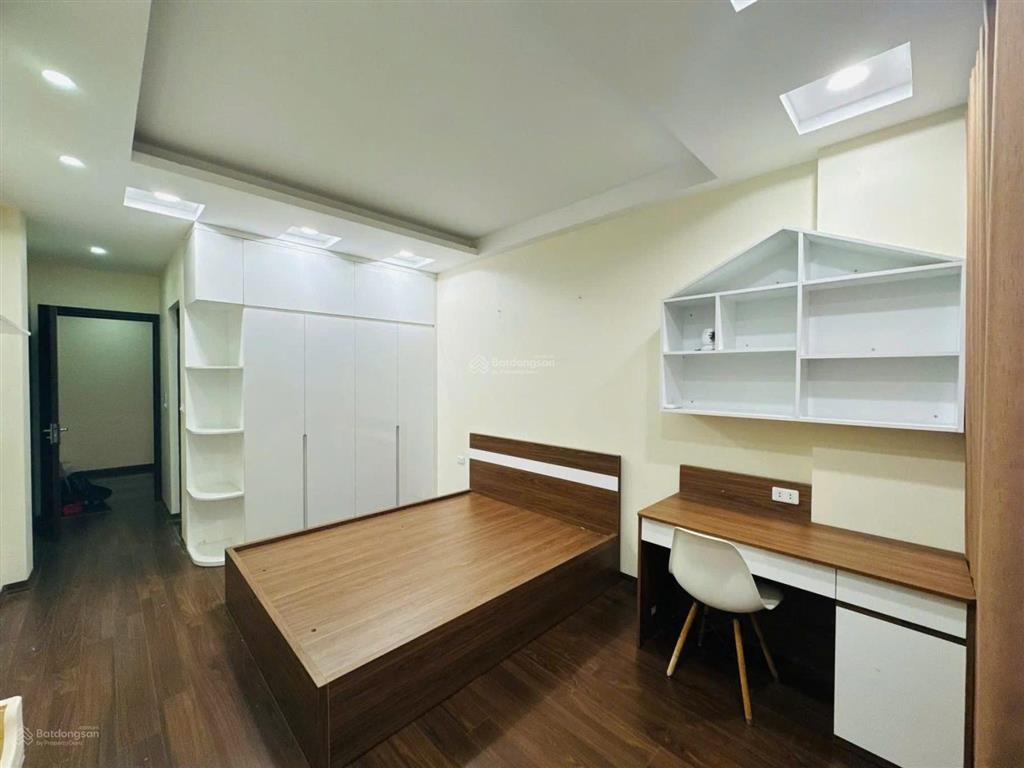 Ngọc thụy  nguyên căn, nhà đẹp 34m2  5 tầng  10tr