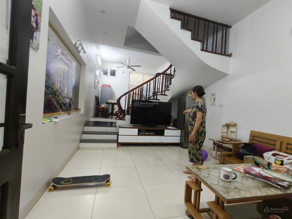 Gia thụy  nguyên căn 48m2 xây 3 tầng  full đồ  9tr