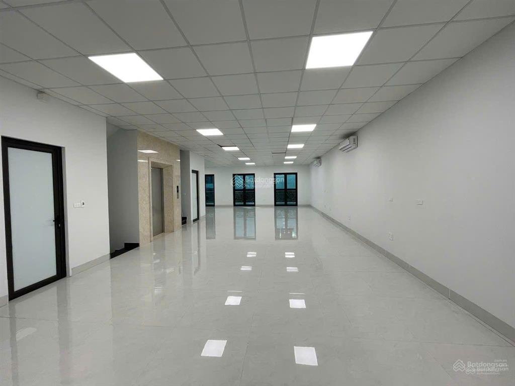 Ngô gia tự  văn phòng 190m²  mới đẹp  16tr